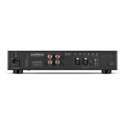 Audiolab 9000P, panel trasero con RCA, XLR, selector de puente y disparo de 12 V, negro