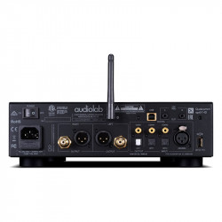 Audiolab D9, panel trasero del D9 negro: XLR, RCA, AES/EBU, coaxiales, ópticas y USB, negro