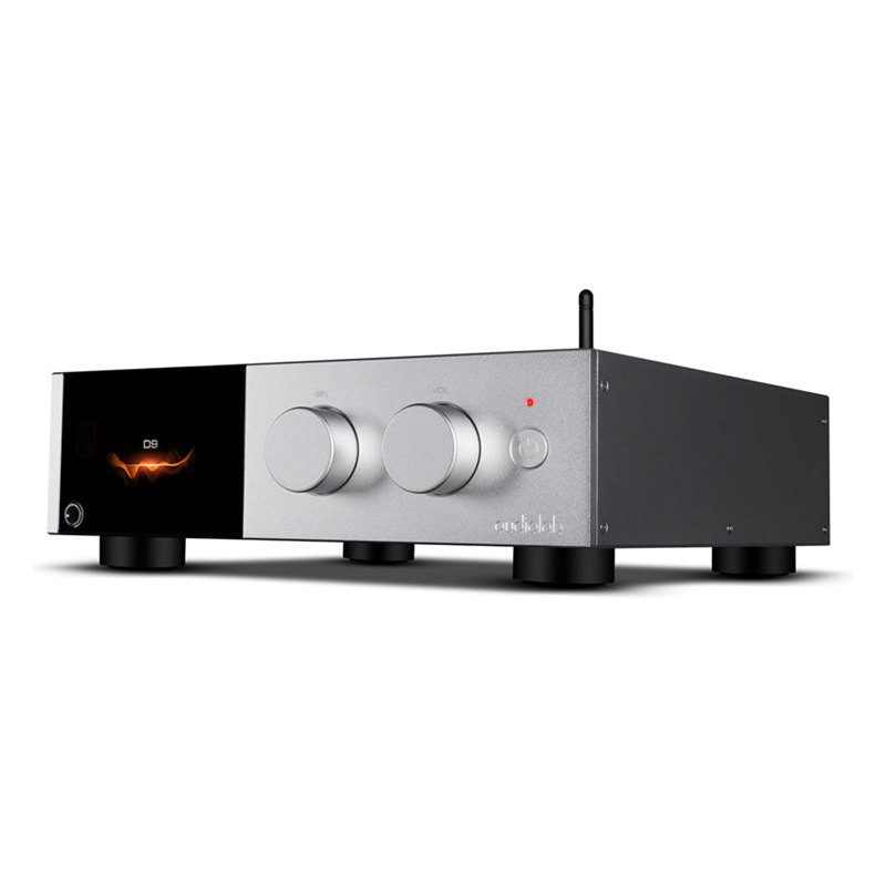 Audiolab D9 plata en vista de tres cuartos