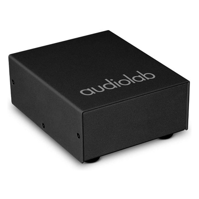 Audiolab DC Block negro en vista de tres cuartos