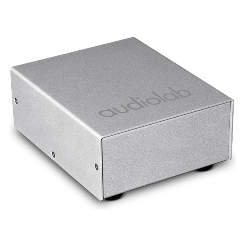 Audiolab DC Block plata en vista de tres cuartos