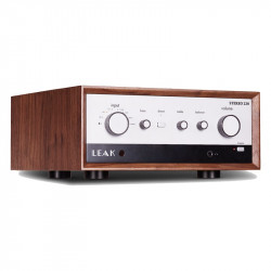 Leak Stereo 230, vista de tres cuartos desde el otro lado, nogal