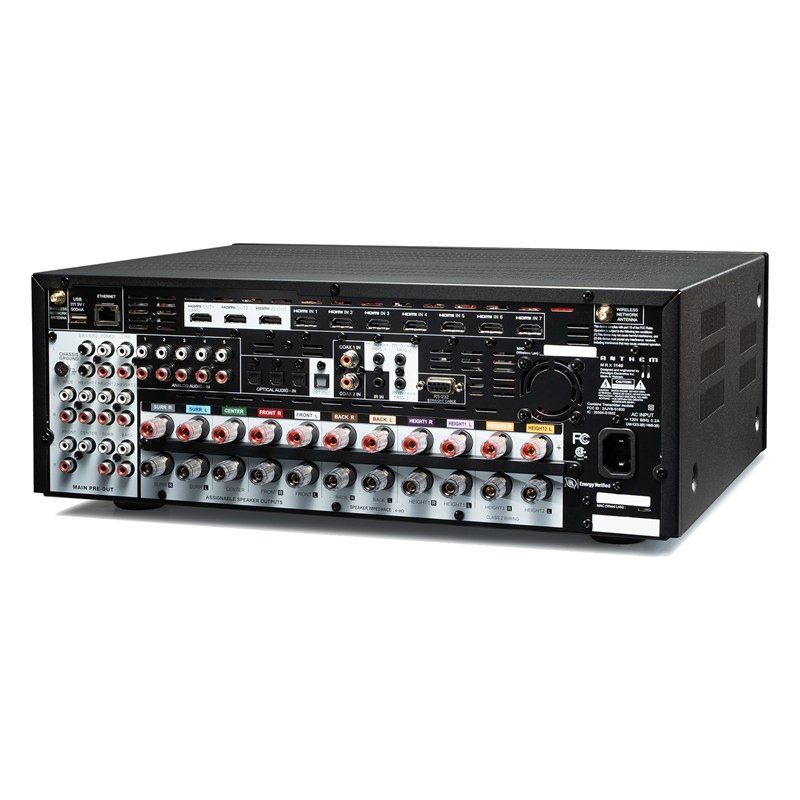 Anthem MRX 1140 8K, panel trasero de tres cuartos