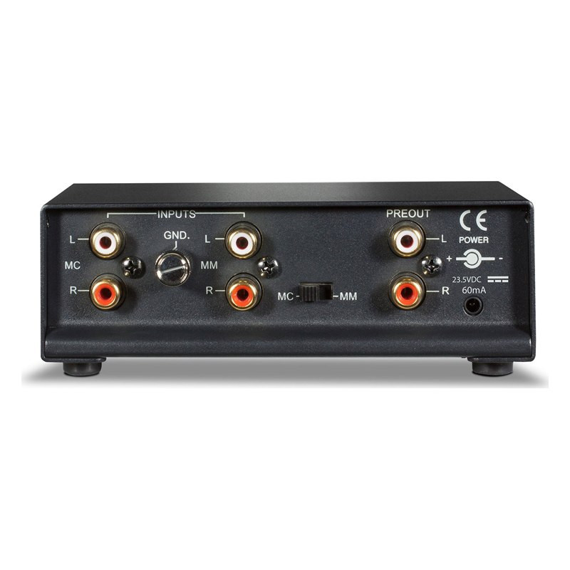 NAD PP2e, panel trasero con entradas RCA MC y MM, borne de masa, conmutador MC/MM, salida RCA y toma de alimentación de 23,5 V