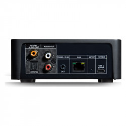 NAD CS1, panel trasero con las salidas coaxial, óptica y RCA, el disparador de 12 V, la toma Ethernet y la alimentación USB-C
