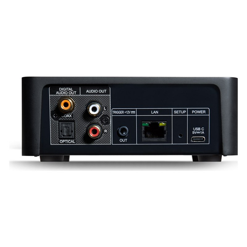 NAD CS1, panel trasero con las salidas coaxial, óptica y RCA, el disparador de 12 V, la toma Ethernet y la alimentación USB-C