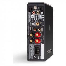 NAD D 3020 V2, panel trasero, colocado de pie, con phono MM, coaxial, óptica, AUX, salidas de previo y subwoofer y bornes de alt