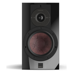 DALI RUBIKORE 2, vista frontal sin rejilla, con el tweeter de cúpula y el woofer de 6,5″, negro brillo