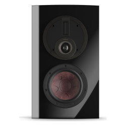 DALI RUBIKORE ON-WALL, vista frontal sin rejilla, con el tweeter híbrido encima del woofer, negro brillo