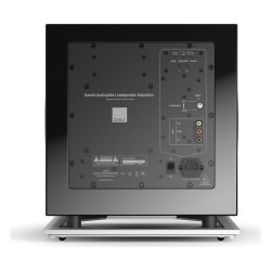 DALI SUB P-10 DSS, vista trasera con el panel de conexiones y controles, negro brillo