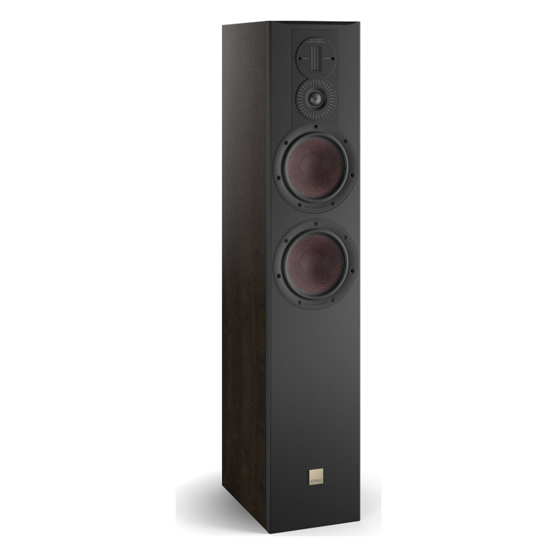DALI Opticon 6 mk2, vista de tres cuartos sin rejilla, roble tabaco