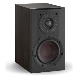DALI Opticon 1 mk2, vista de tres cuartos sin rejilla, roble tabaco