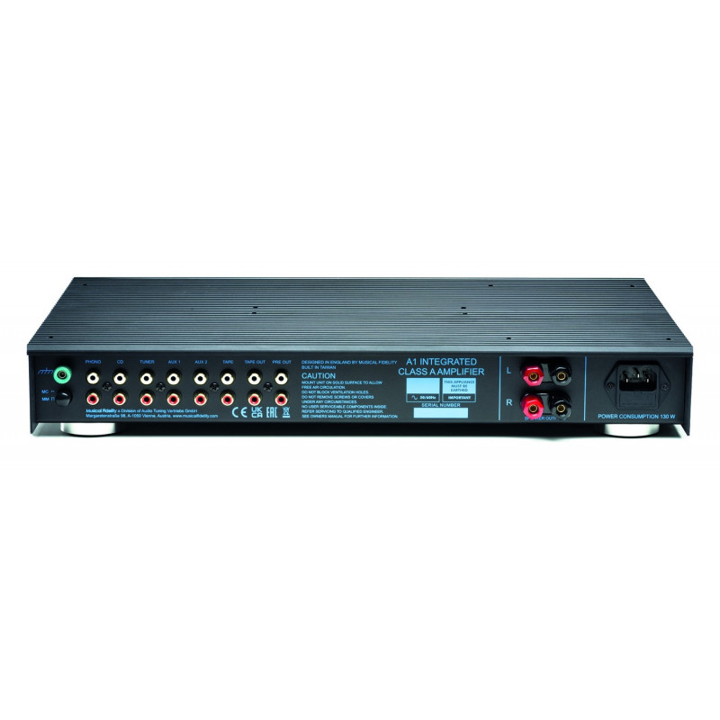 Musical Fidelity A1, panel trasero con cinco entradas RCA y phono