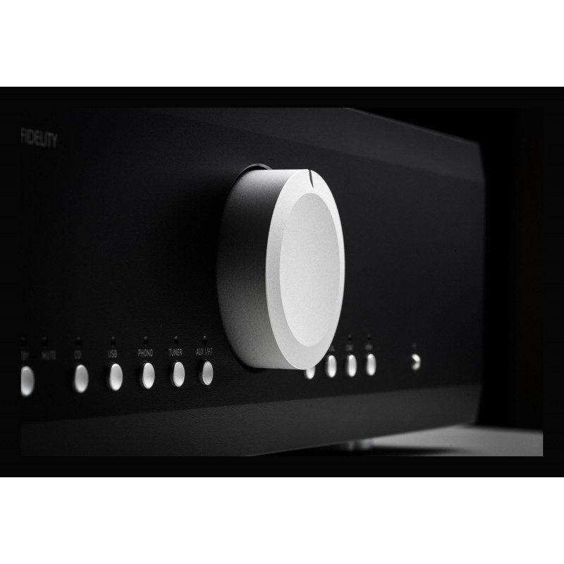Musical Fidelity M5xi, detalle del mando de volumen y el selector de entradas