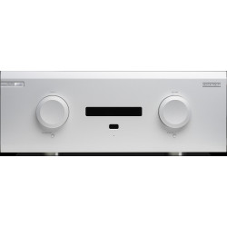 Musical Fidelity M8xi, vista frontal en plata