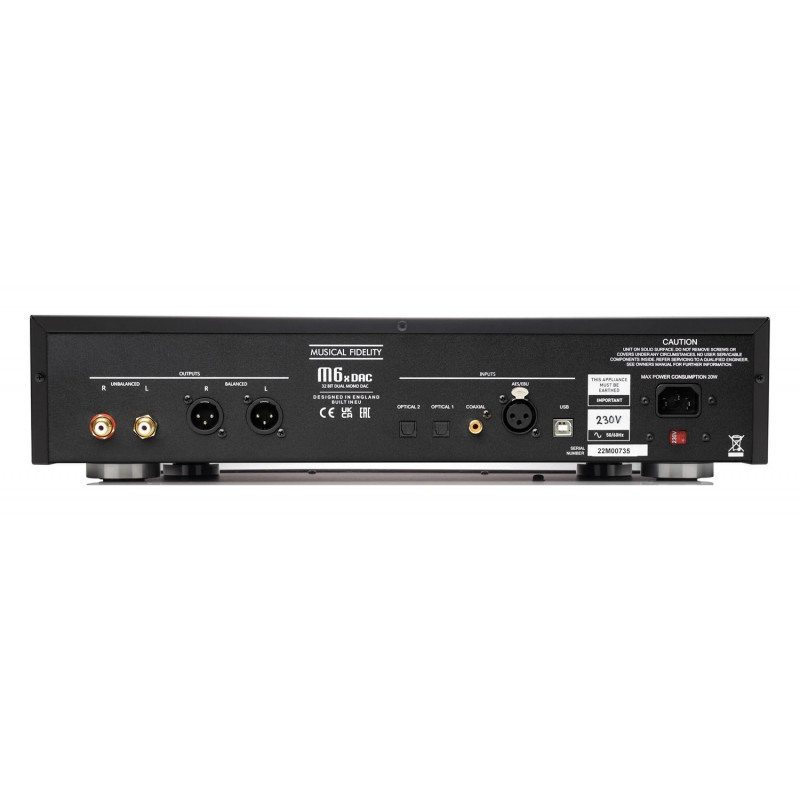 Musical Fidelity M6X DAC, panel trasero con AES/EBU, USB y salidas RCA y XLR