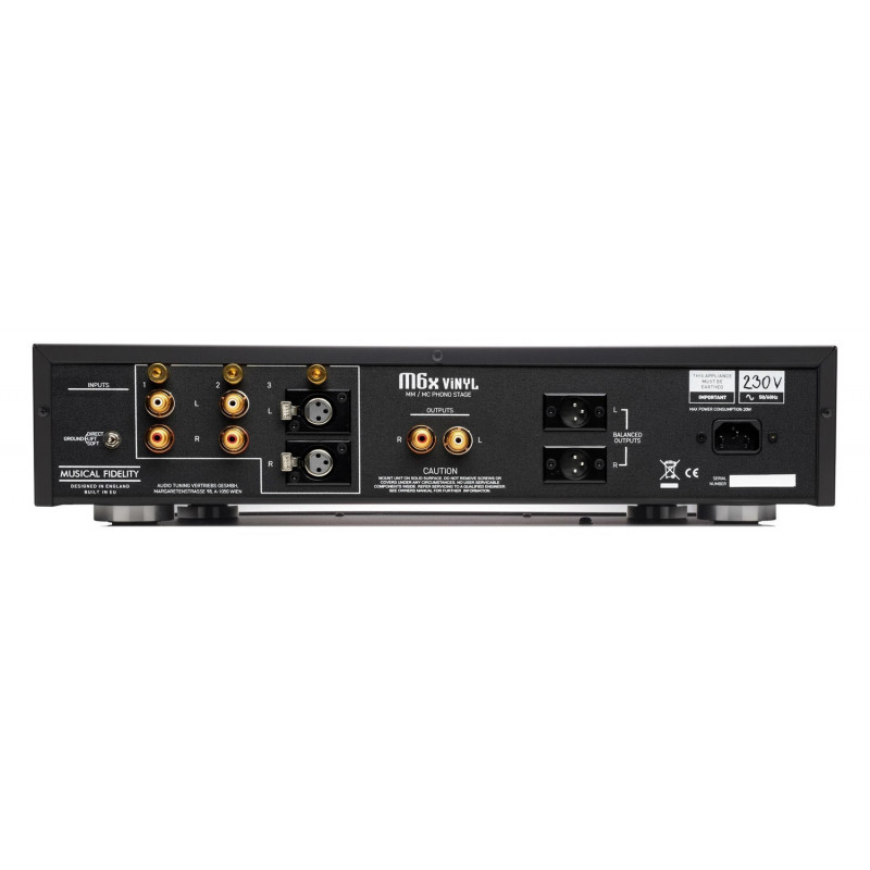 Musical Fidelity M6x Vinyl, panel trasero con entradas RCA y XLR y salidas RCA y XLR