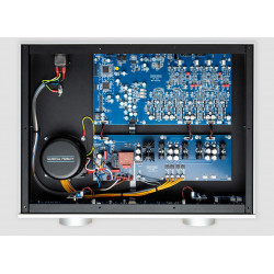 Musical Fidelity M8x DAC, interior con el transformador encapsulado y las placas balanceadas