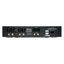 Musical Fidelity M8x Vinyl, panel trasero con dos entradas XLR, dos RCA y salidas