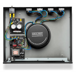 Musical Fidelity BPC3, interior con el transformador toroidal