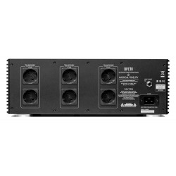Musical Fidelity BPC10, panel trasero con 6 tomas en 3 zonas