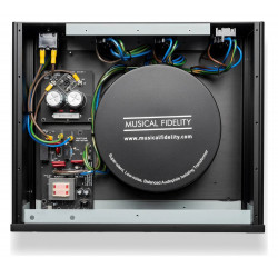 Musical Fidelity BPC10, interior con el transformador toroidal