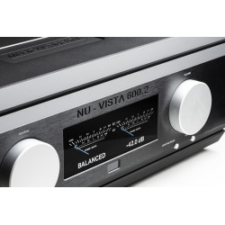 Musical Fidelity Nu-Vista 600.2, detalle de la pantalla y el mando de volumen, negro