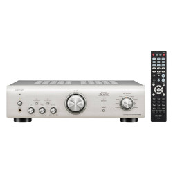Denon PMA-600NE, frontal en plata con el mando RC-1234