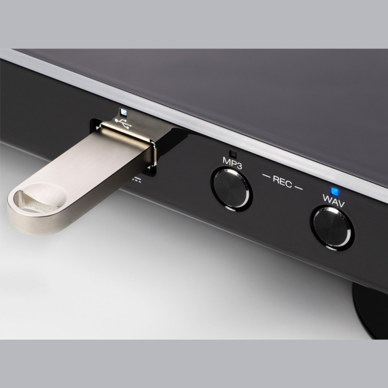 Denon DP-450USB, detalle del puerto USB y los botones MP3 y WAV