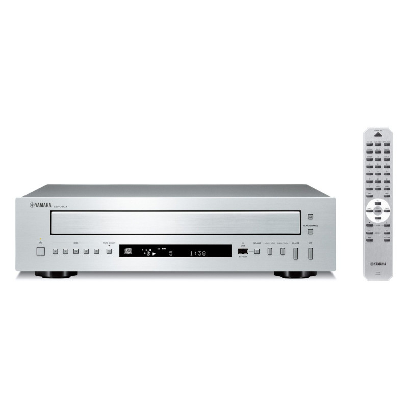 Yamaha CD-C603, frontal en plata con el mando a distancia