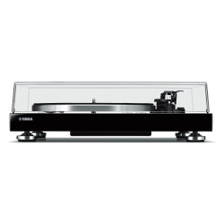 Yamaha MusicCast VINYL 500, vista frontal en negro con la tapa cerrada