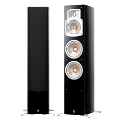 Yamaha NS-555, pareja, una con rejilla y otra sin ella