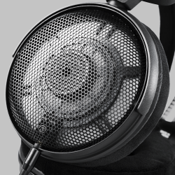 Audio-Technica ATH-ADX3000, detalle de la carcasa perforada