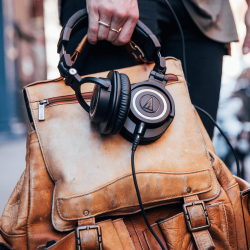 Audio-Technica ATH-M50x en negro, otra vista