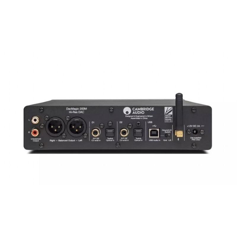 Cambridge Audio MXN10 + DacMagic 200M, trasera del DacMagic con salidas RCA y XLR, entradas digitales y USB